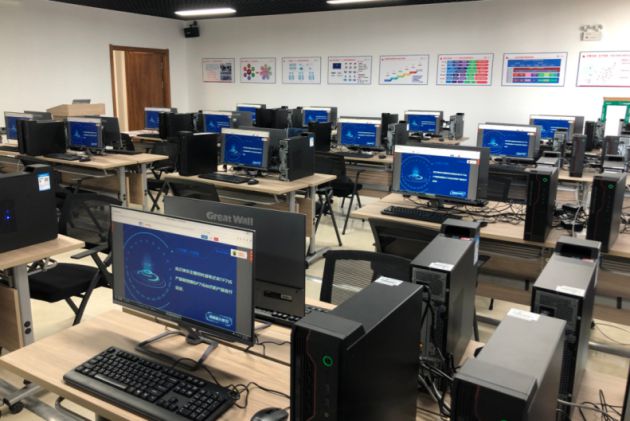 信创教室采用华网国产化云桌面,多媒体教学软件及可视化数据.