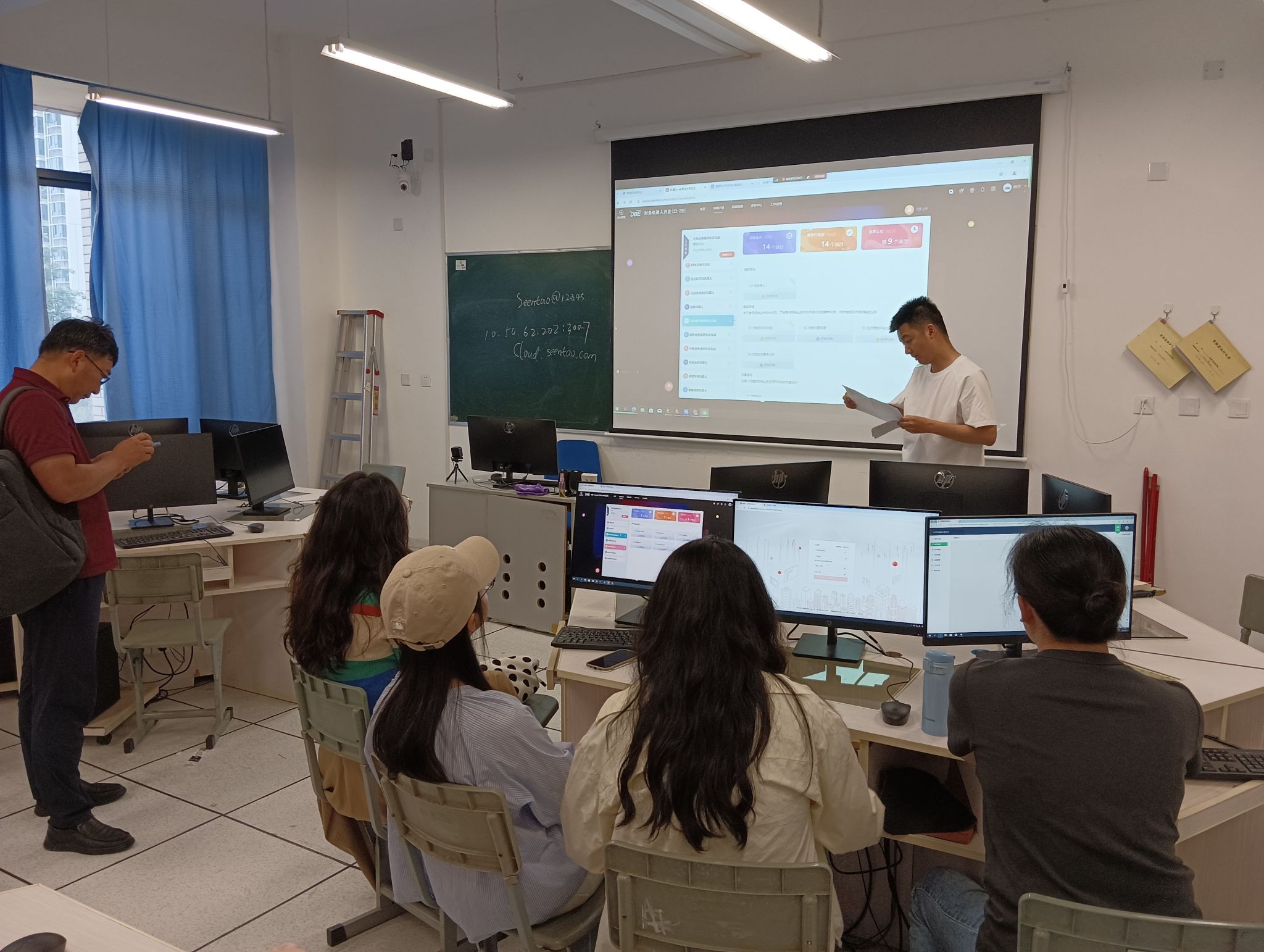 新商科实验教学中心成功举办新购教学软件平台首轮培训活动-新商科省