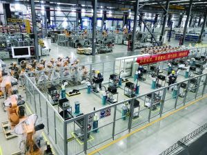 互联网+背景下的机器人智能制造 机器人智慧实训室设计与教学软件创新